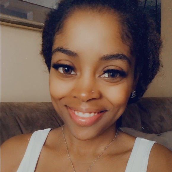 Meet your Posher, Serina - Picture 1 of 1